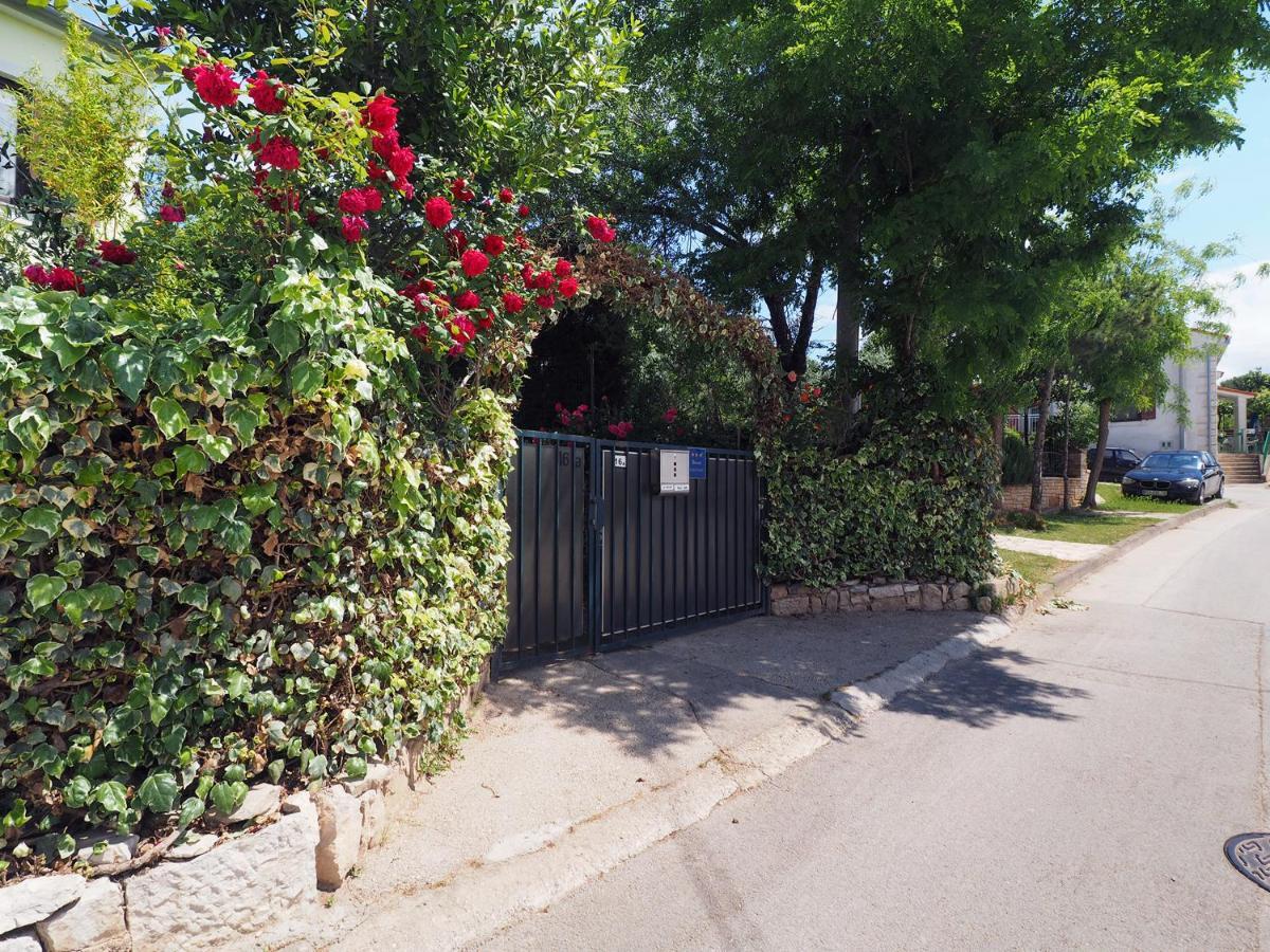 Dea Apartments Пула Екстериор снимка